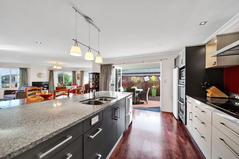 Photo of property in 18 Victoria Street, Hawera, 4610