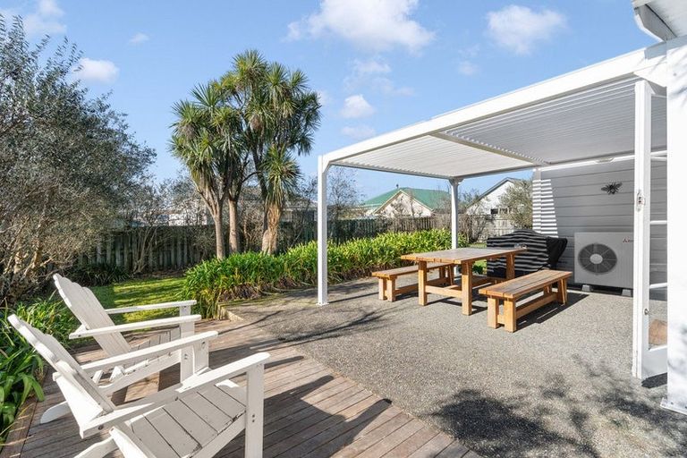 Photo of property in 102 Jellicoe Street, Martinborough, 5711