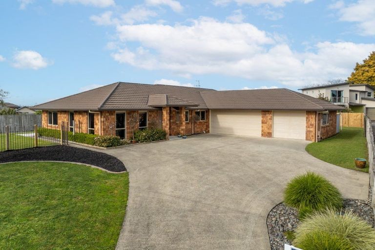 Photo of property in 23 Westview Place, Western Heights, Hamilton, 3200