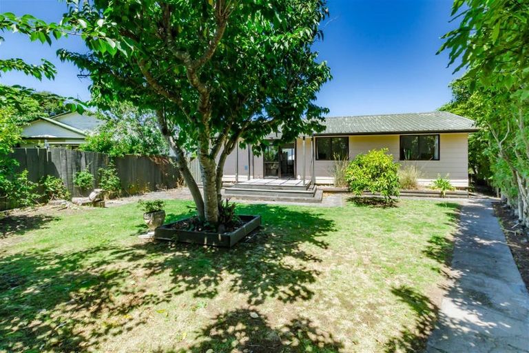 Photo of property in 35 Linwood Drive, Paraparaumu, 5032