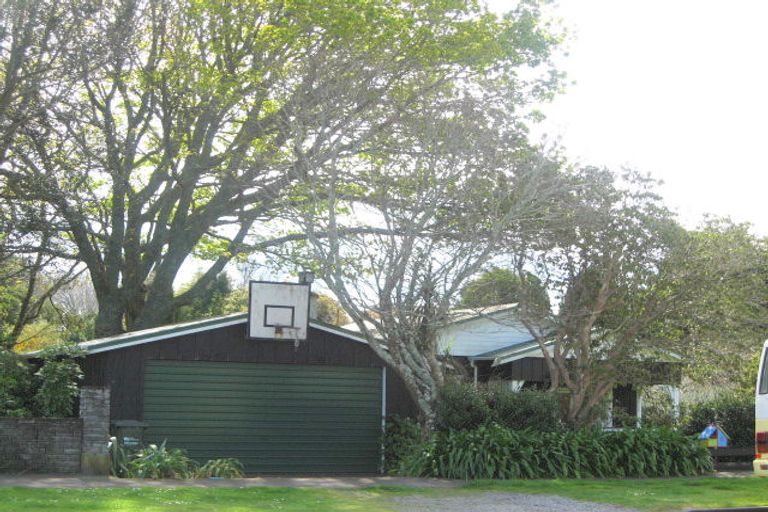 Photo of property in 11 Woodleigh Street, Frankleigh Park, New Plymouth, 4310