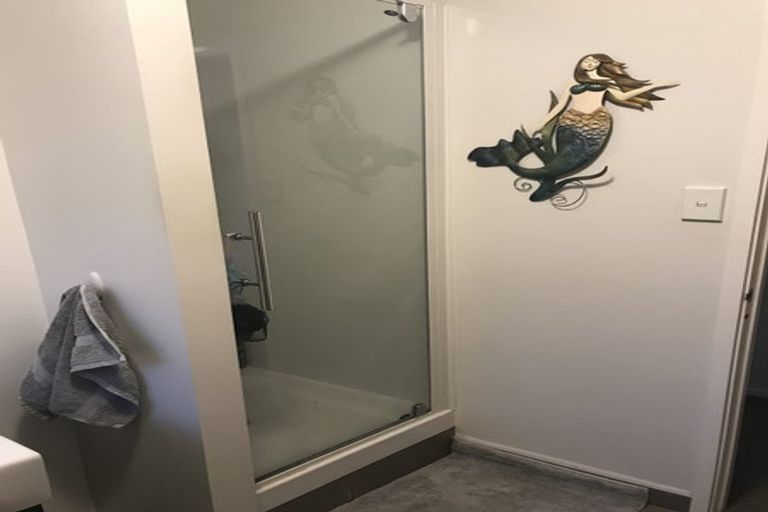 Photo of property in 1/28 Firth Road, Torbay, Auckland, 0630