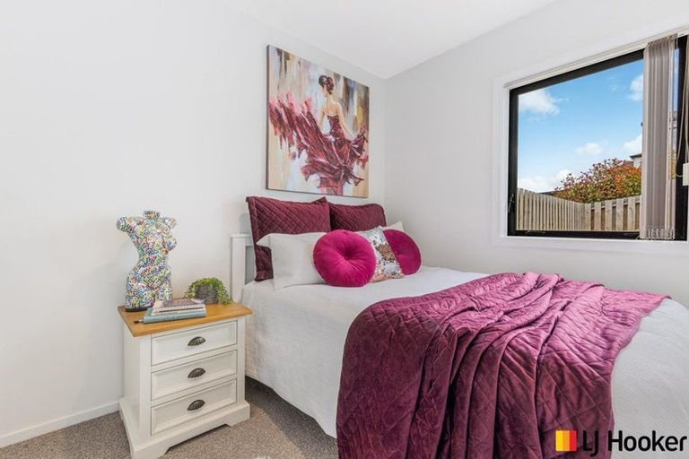 Photo of property in 11 Kapuarangi Lane, Papakura, 2110