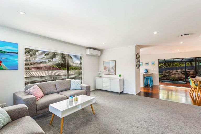 Photo of property in 33 Taipari Road, Te Atatu Peninsula, Auckland, 0610