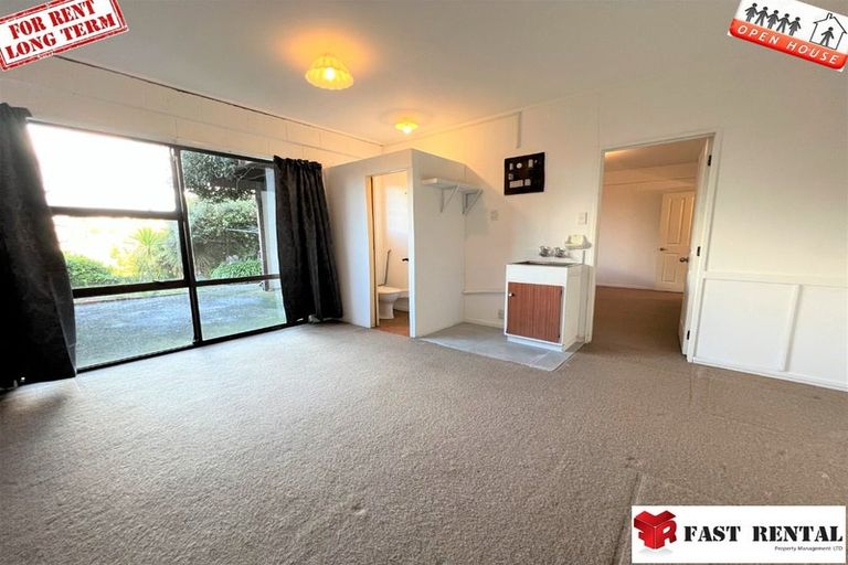 Photo of property in 2/186 Stapleford Crescent, Browns Bay, Auckland, 0630