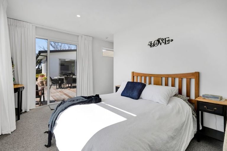 Photo of property in 321b Mangorei Road, Merrilands, New Plymouth, 4312