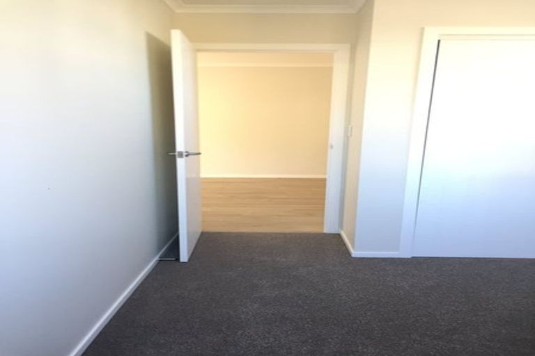 Photo of property in 20 Ridgeview Close, Red Beach, 0932