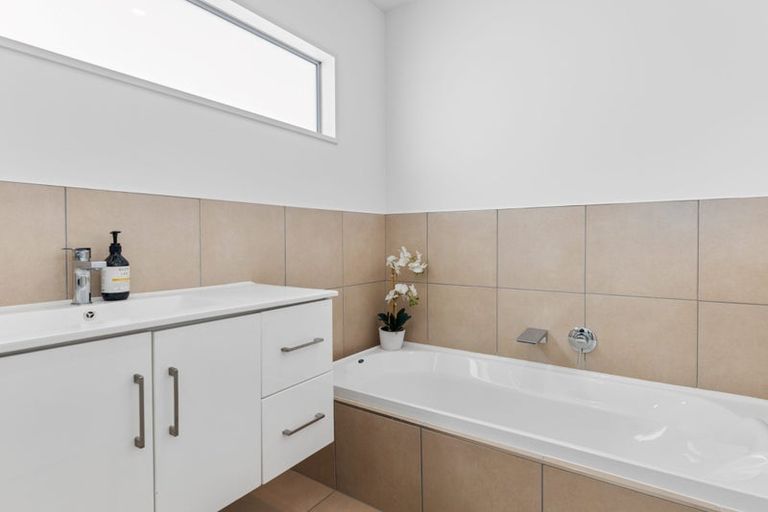 Photo of property in 2/670 Ferry Road, Woolston, Christchurch, 8023