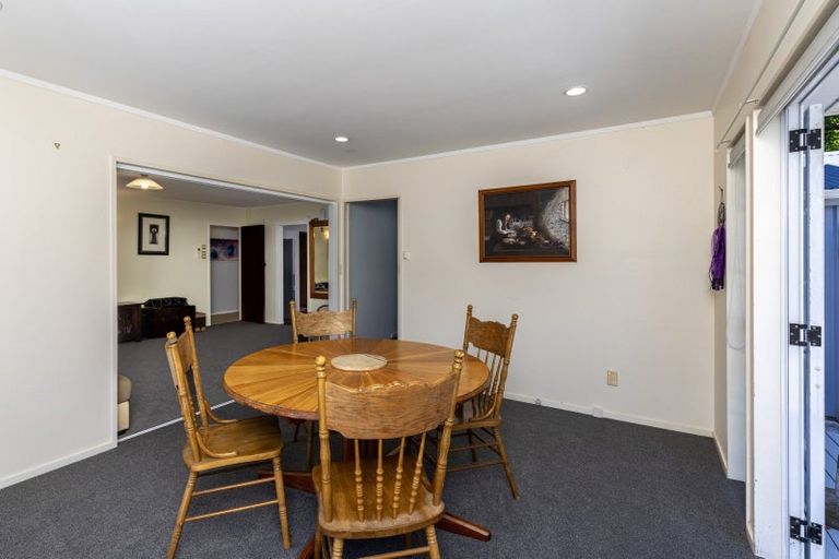 Photo of property in 11 Hookway Grove, Paraparaumu, 5032