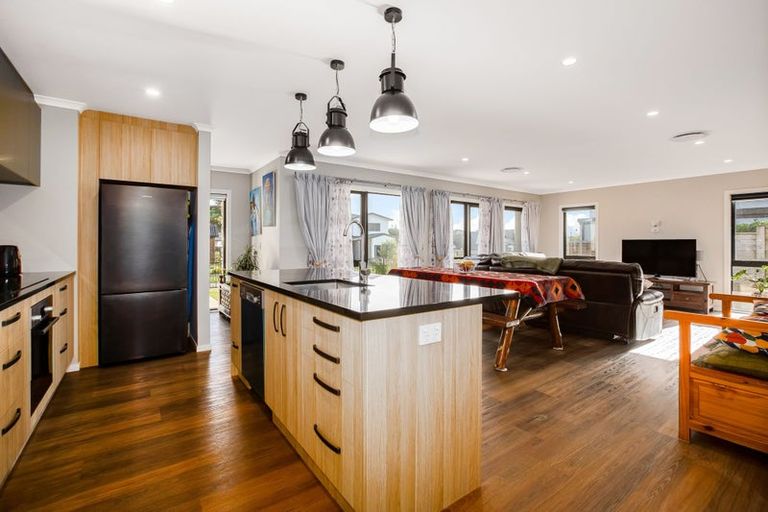 Photo of property in 24 Queen Charlotte Drive, Aotea, Porirua, 5024