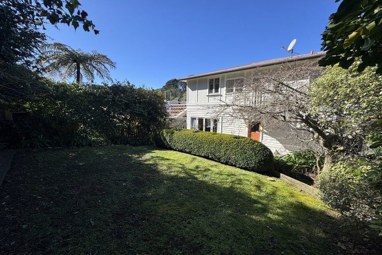 Photo of property in 14 Glen Road, Kelburn, Wellington, 6012