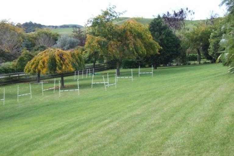 Photo of property in 668 Swamp Road, Puketapu, Napier, 4183