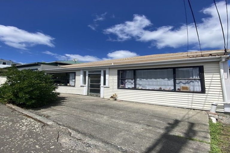 Photo of property in 43 Hall Street, Newtown, Wellington, 6021