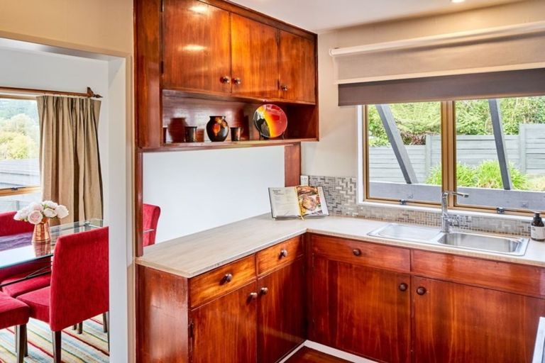 Photo of property in 18c Caesars Place, Churton Park, Wellington, 6037