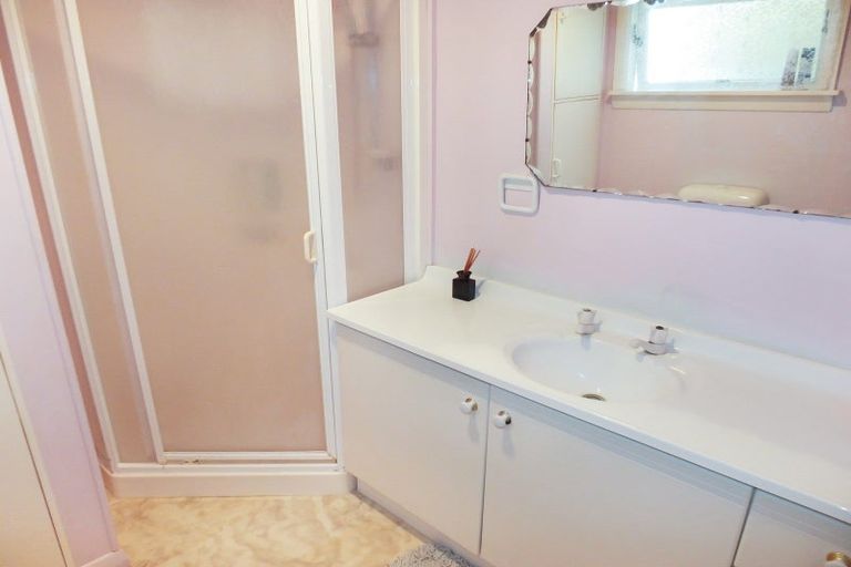 Photo of property in 12 Roore Street, Foxton Beach, Foxton, 4815
