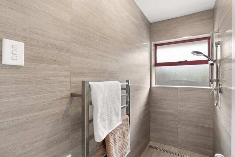 Photo of property in 37 Burnside Crescent, Burnside, Christchurch, 8053