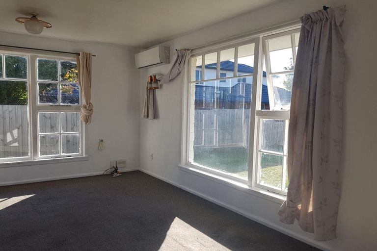 Photo of property in 2/406 Memorial Avenue, Burnside, Christchurch, 8053