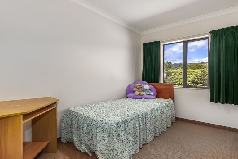 Photo of property in 38 Pohutukawa Drive, Levin, 5571