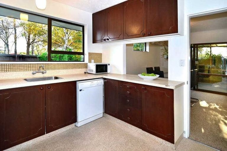 Photo of property in 10 Rembrandt Place, Burnside, Christchurch, 8053