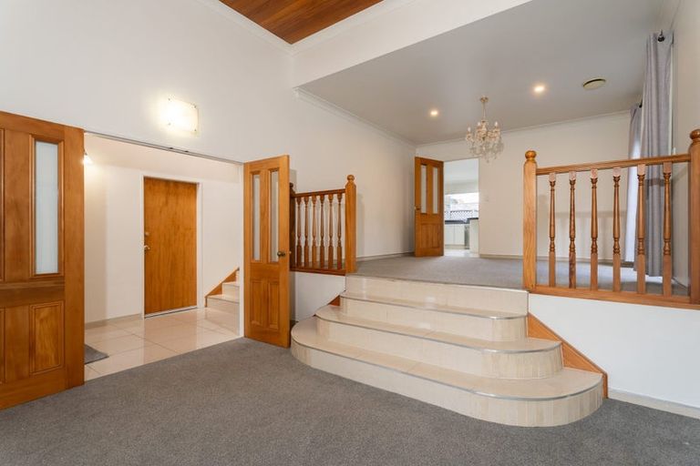 Photo of property in 9 Corsham Grove, Churton Park, Wellington, 6037