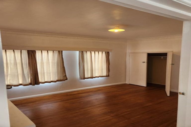 Photo of property in 71 Gray Avenue, Mangere East, Auckland, 2024