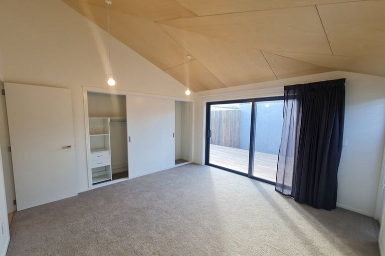 Photo of property in 39 Derwent Street, Island Bay, Wellington, 6023