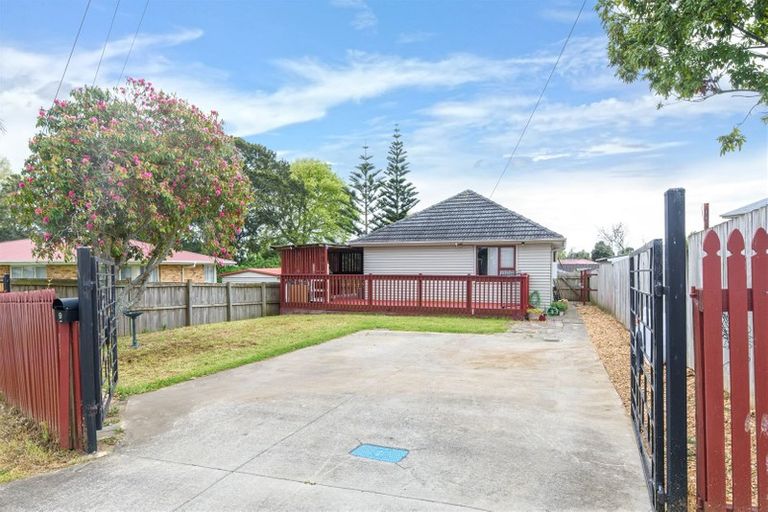Photo of property in 9 Lloyd Avenue, Papatoetoe, Auckland, 2025