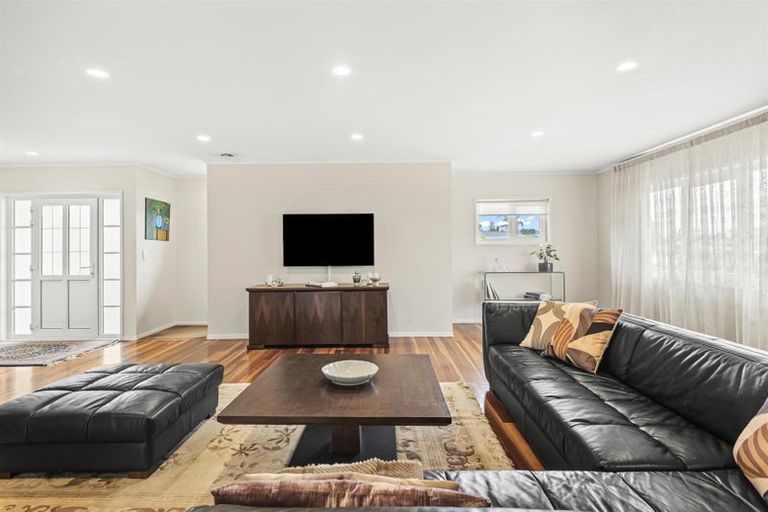 Photo of property in 42 Hart Road, Hauraki, Auckland, 0622
