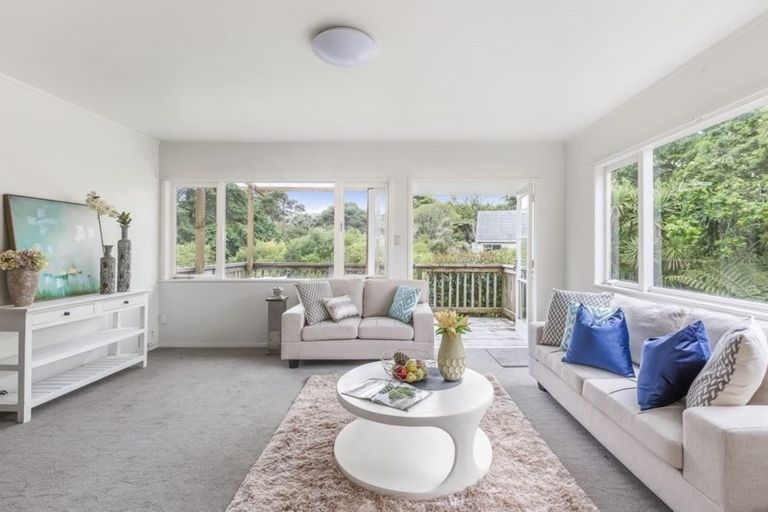 Photo of property in 9 Hellyers Street, Birkdale, Auckland, 0626