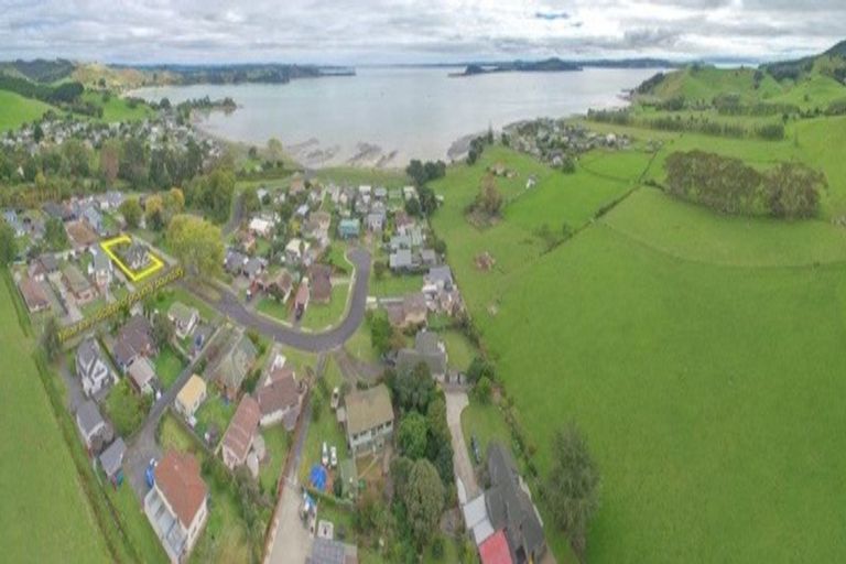 Photo of property in 17 Ferndale Drive, Kawakawa Bay, Papakura, 2585