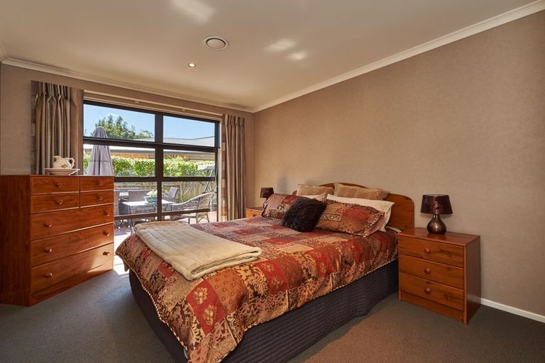 Photo of property in 5 Levi Place, Kelvin Grove, Palmerston North, 4414