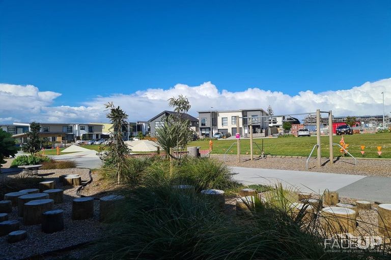 Photo of property in 9/25 Sidney Wallingford Way, Hobsonville, Auckland, 0616