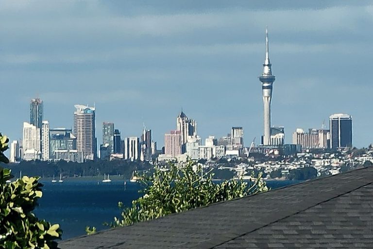 Photo of property in 27 Mansion Court, West Harbour, Auckland, 0618