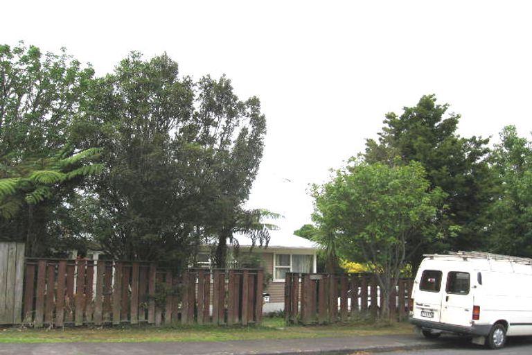 Photo of property in 18 Paramu Avenue, Birkdale, Auckland, 0626