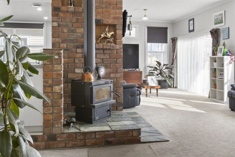 Photo of property in 58 Wakefield Street, Westport, 7825