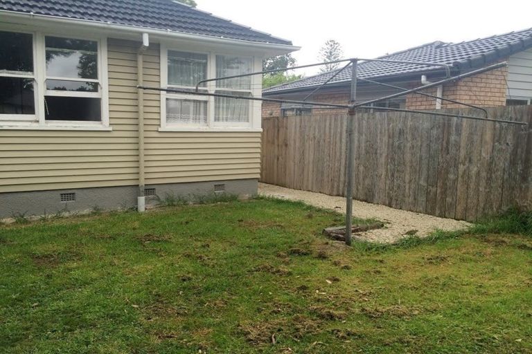 Photo of property in 23 Hill Crescent, New Lynn, Auckland, 0600