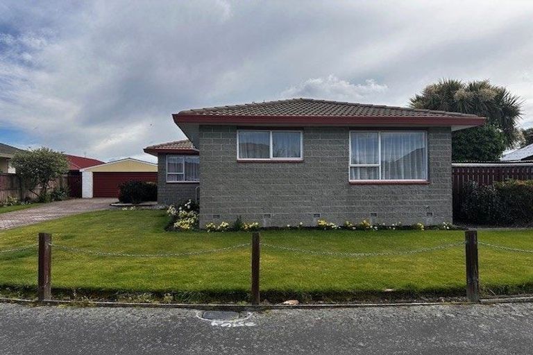 Photo of property in 8 Mayo Place, Belfast, Christchurch, 8051