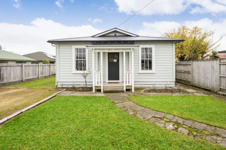 Photo of property in 2 Fairs Road, Milson, Palmerston North, 4414