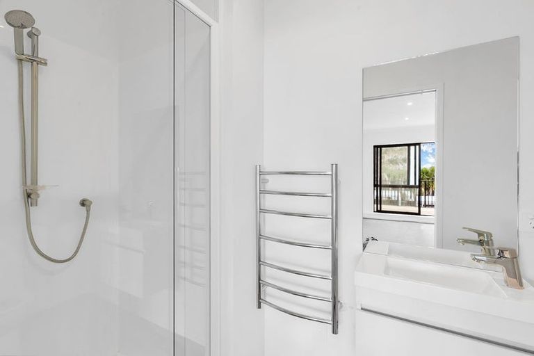 Photo of property in 2/500 Te Atatu Road, Te Atatu Peninsula, Auckland, 0610