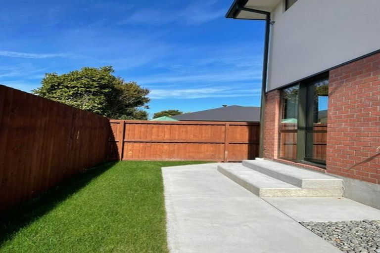 Photo of property in 3/12 Lees Road, Strowan, Christchurch, 8052