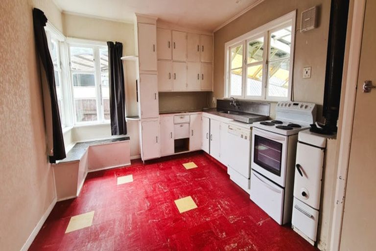 Photo of property in 2 Kim Street, Wainuiomata, Lower Hutt, 5014