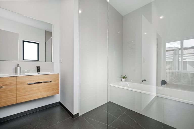 Photo of property in 8 Neplusultra Street, Cromwell, 9310