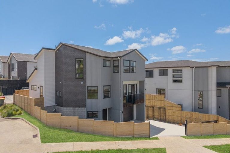 Photo of property in 58 Elevation Street, Flat Bush, Auckland, 2019