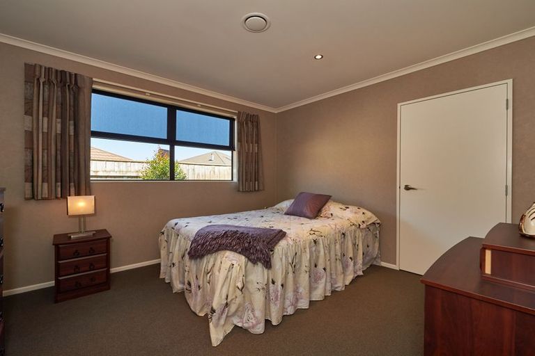 Photo of property in 5 Levi Place, Kelvin Grove, Palmerston North, 4414
