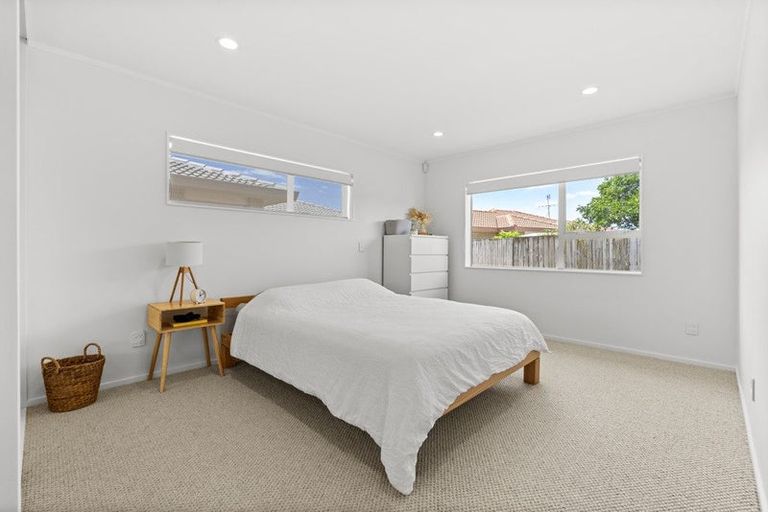 Photo of property in 12 Judd Place, Orewa, 0931