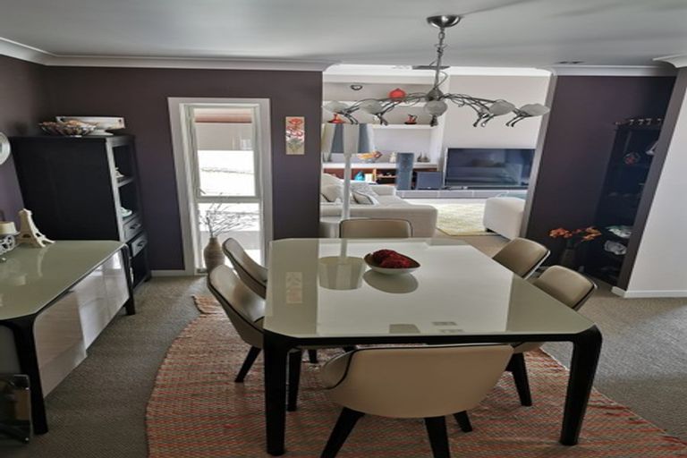 Photo of property in 67 San Valentino Drive, Henderson, Auckland, 0612