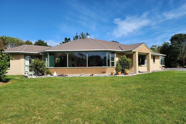 Photo of property in 37 Kew Road, Westport, 7825