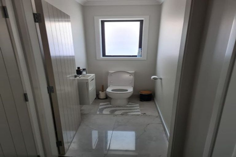 Photo of property in 10 Bridford Way, Paraparaumu, 5032