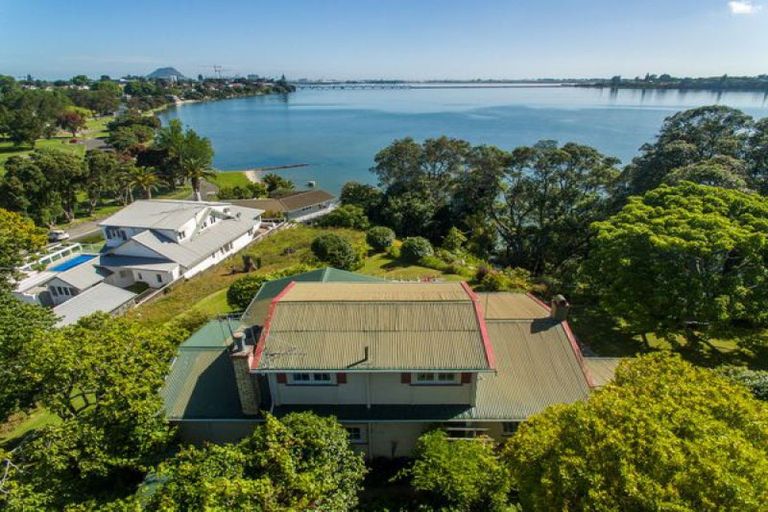 Photo of property in 1 Eleventh Avenue, Tauranga, 3110