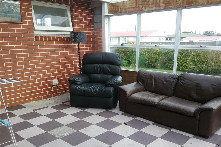 Photo of property in 4 Freyberg Street, Levin, 5510